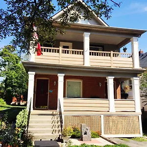 Acacia Bed & Breakfast Niagara Falls